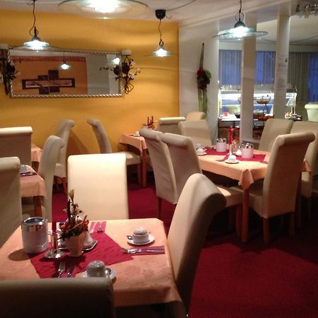 Stadthotel-Garni ノイヴィート エクステリア 写真