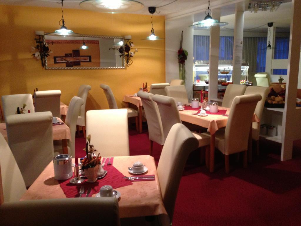 Stadthotel-Garni ノイヴィート エクステリア 写真