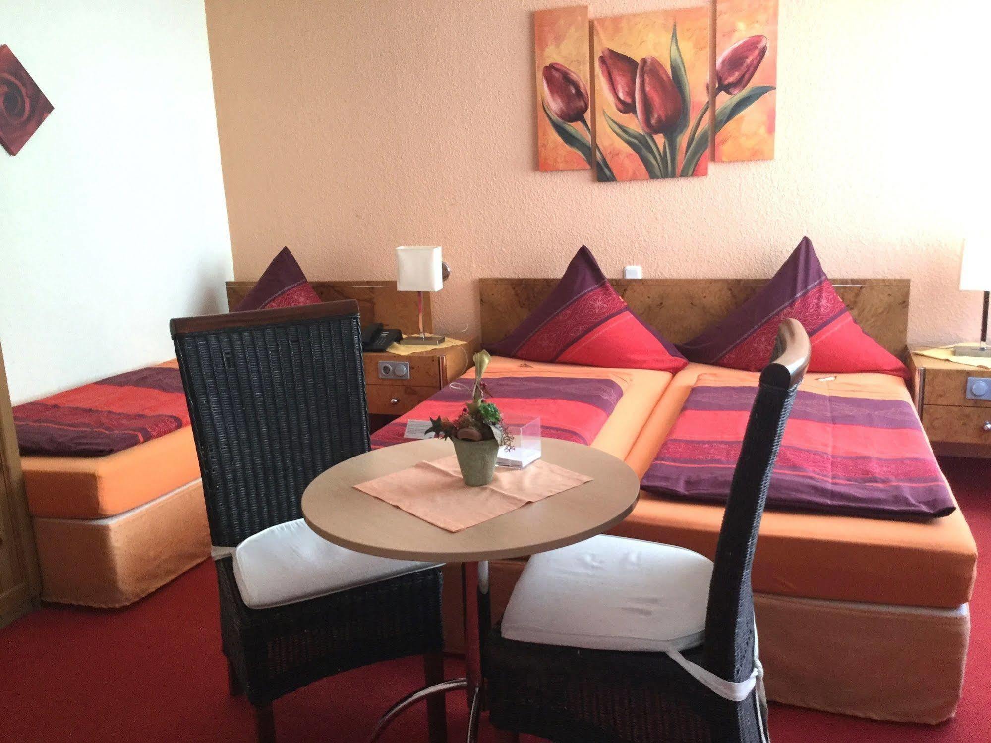 Stadthotel-Garni ノイヴィート エクステリア 写真